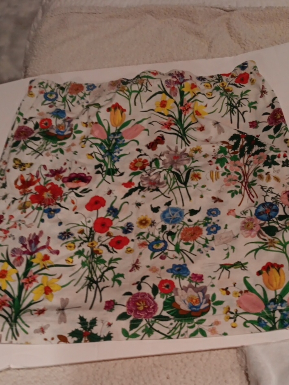 Gucci White Floral Mini Skirt with Multicolor Blooms